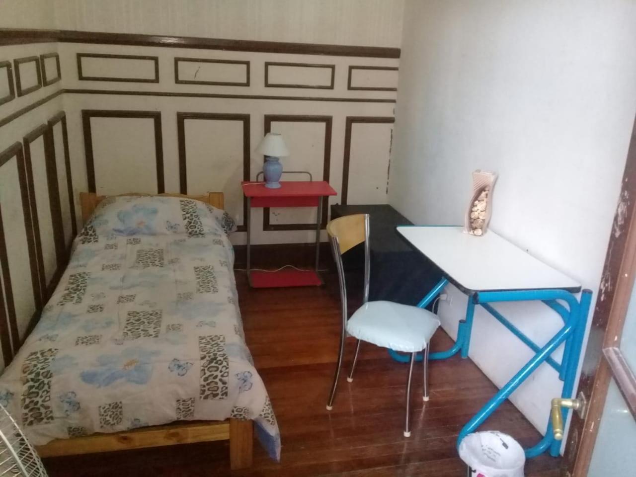 Habitac Indiv Casa De Familia, Flores - Buenos Aires — Fotos 3